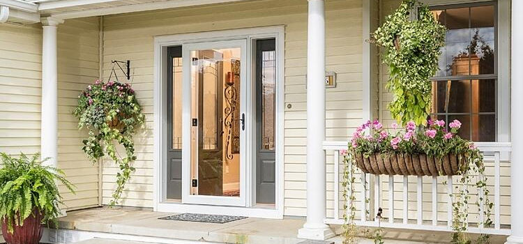 screen door installation in Rancho San Diego